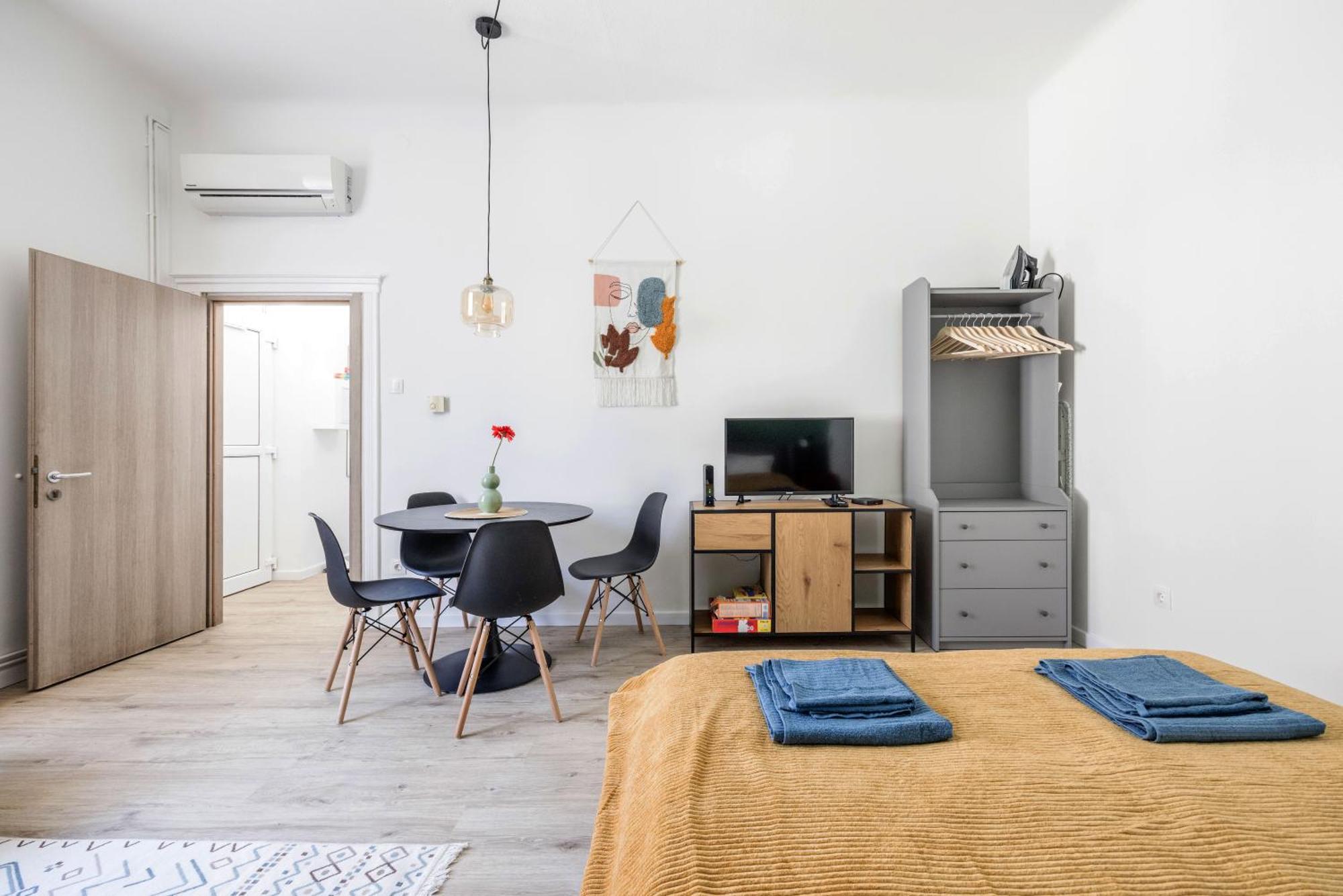 Stylish And Colourful Apartment In The City Centre Budapest Exteriör bild